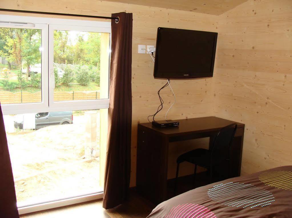 Maison Addama Neyron Extérieur photo